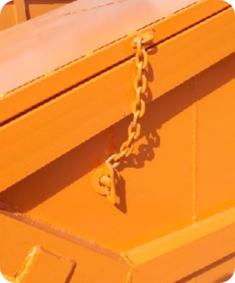 Chain of a lockable skip for secure destruction at 2 recycling